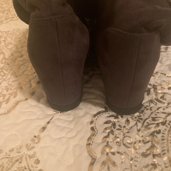 Brown Suede Knee High Boots - Picture 4 of 4